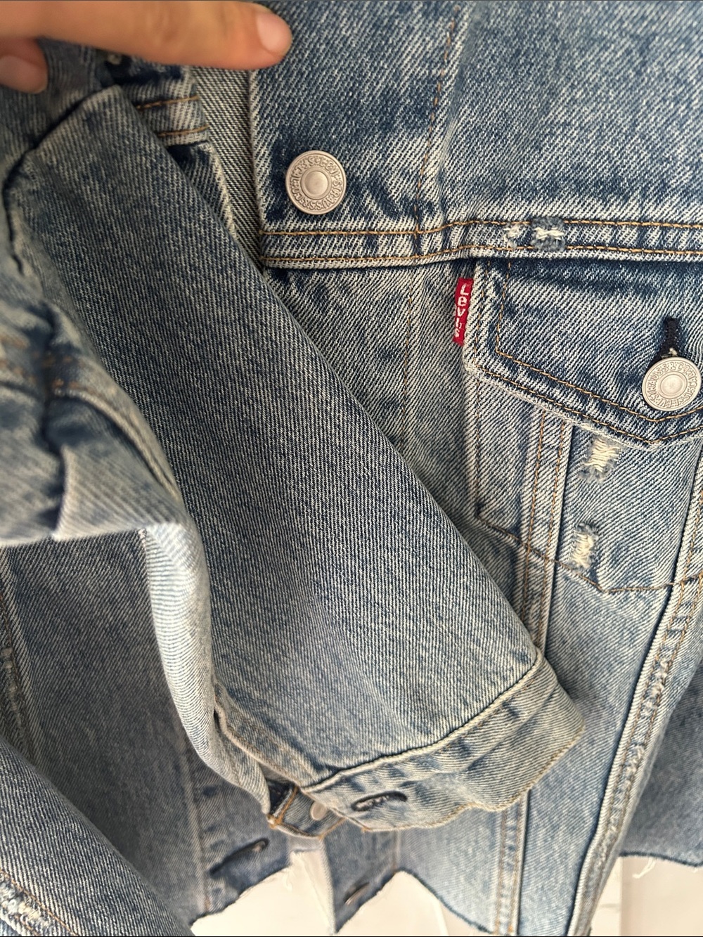 Levi's Altered Trucker L Distressed Light Blue Collarless Denim Jacket - Picture 4 of 5